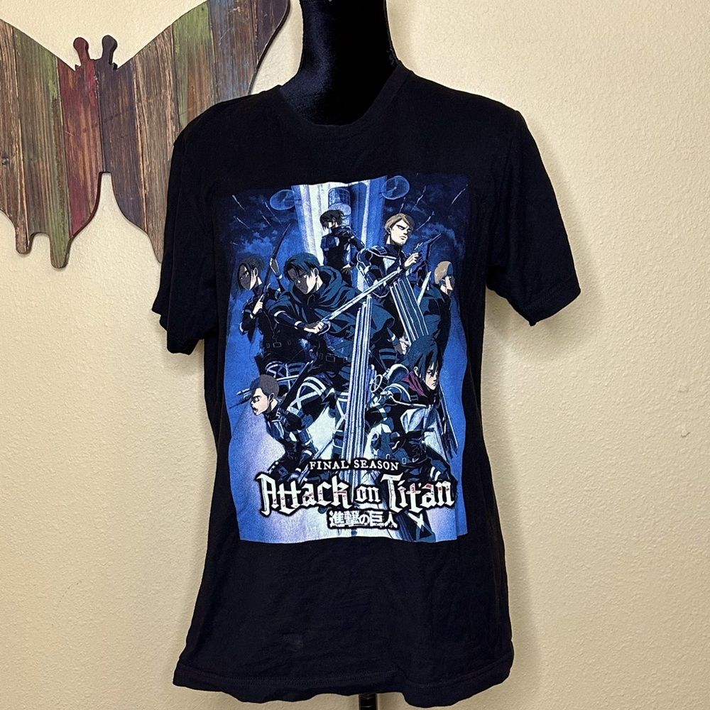 Hot Topic Graphic Tee